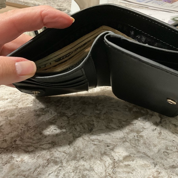 NWT, Kate Spade, Black Leather Patterson Drive Small Shawn Bifold Wallet - Picture 14 of 14